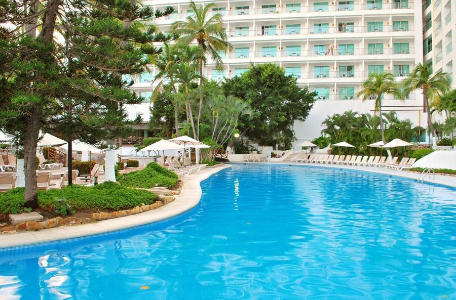 เอมโปริโอ อกาปุลโก Hotel อากาปุลโก ภายนอก รูปภาพ The swimming pool at the Grand Palladium Hotel