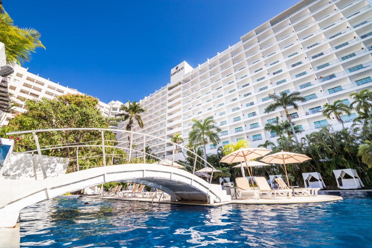 เอมโปริโอ อกาปุลโก Hotel อากาปุลโก ภายนอก รูปภาพ The pool at the Hilton San Diego Bayfront