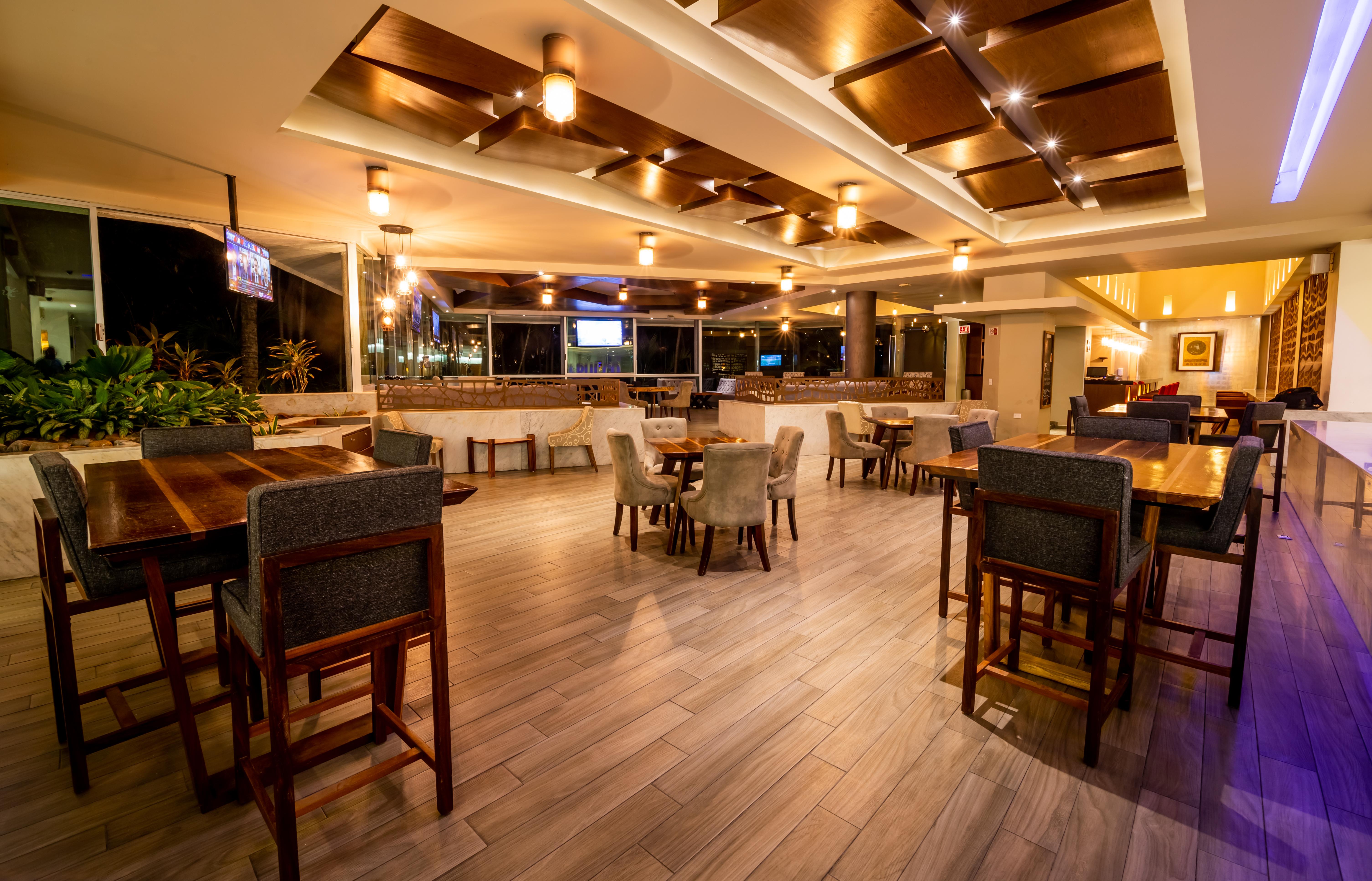 เอมโปริโอ อกาปุลโก Hotel อากาปุลโก ภายนอก รูปภาพ The restaurant at the 1016 Fisher Mall