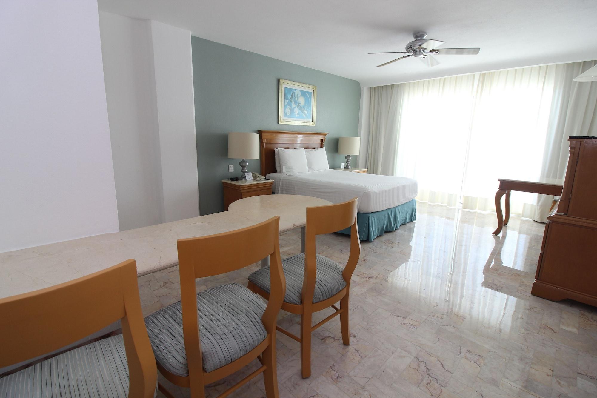 เอมโปริโอ อกาปุลโก Hotel อากาปุลโก ภายนอก รูปภาพ A typical room at the hotel